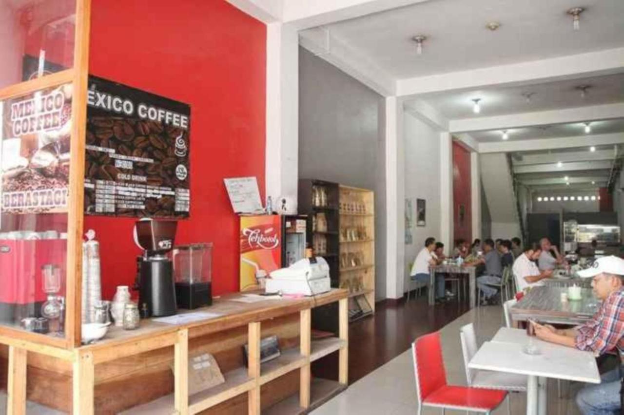 Hotel Mexico Berastagi Exterior photo